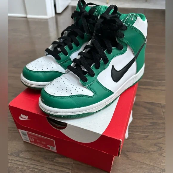 Nike Dunk High ホワイト/グリーン　　ジュニア　23.5センチ Amazon.com | Nike Dunk High Retro Men's Shoes (DV0829-101